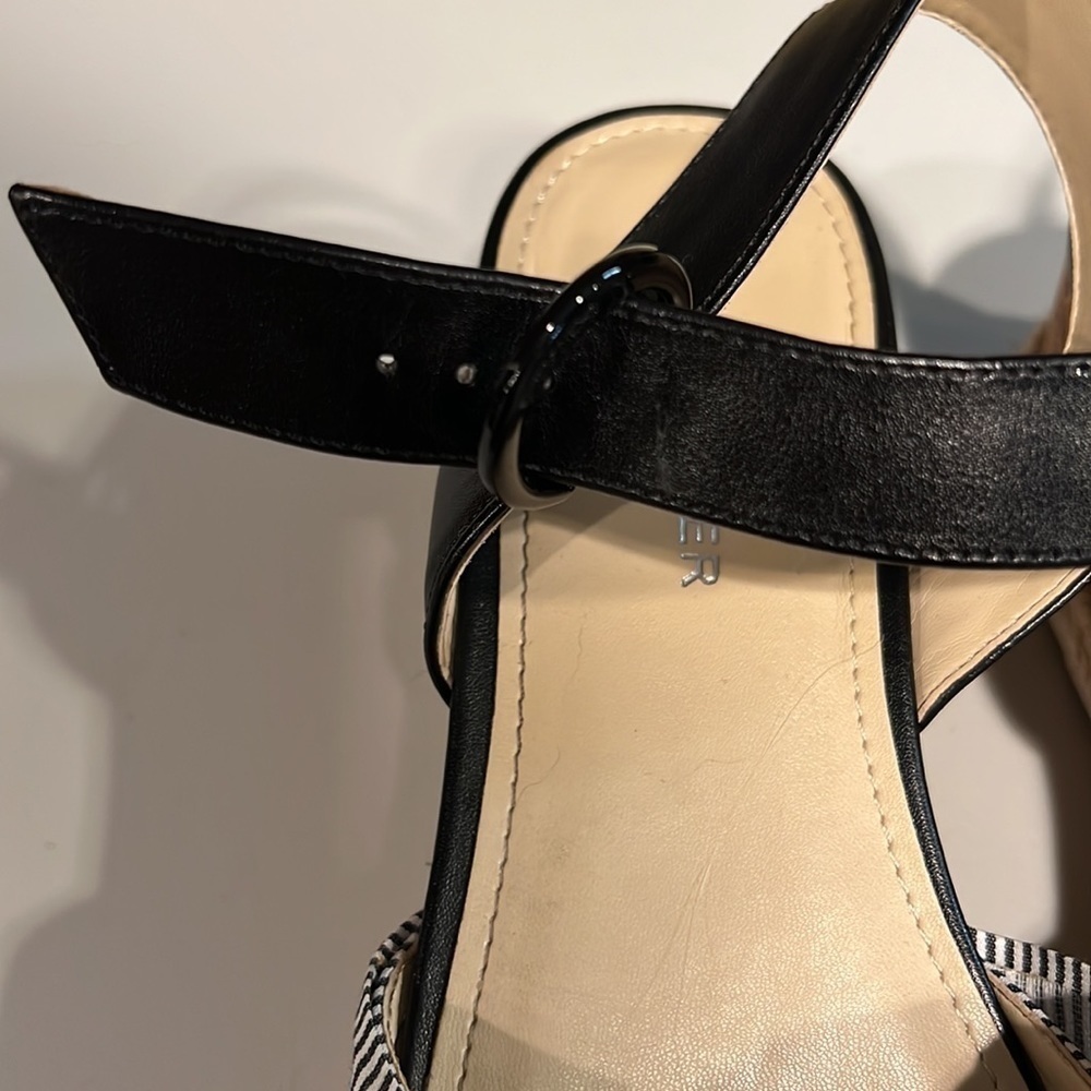 Mark Fisher Flinn Wedge Sandals, Size 7 - Picture 3 of 9